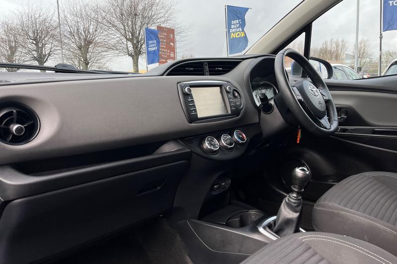 Used Toyota Yaris 2019 for sale - 77910324: Photo 18