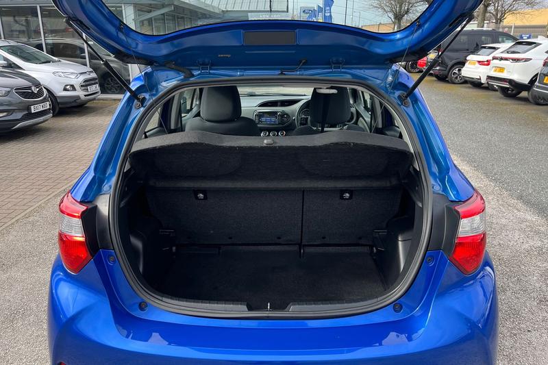 Used Toyota Yaris 2019 for sale - 77910324: Photo 21