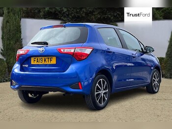 Used Toyota Yaris 2019 for sale - 77910324: Photo