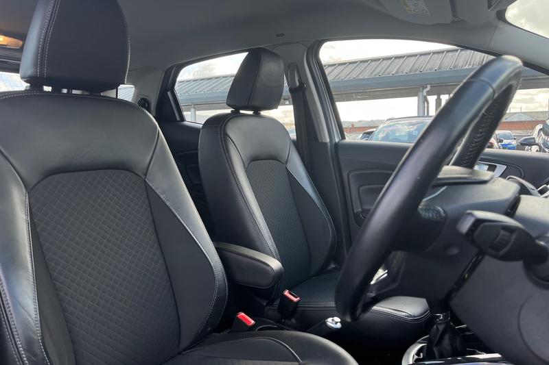 Used Ford Ecosport 2017 for sale - 77834419: Photo 17