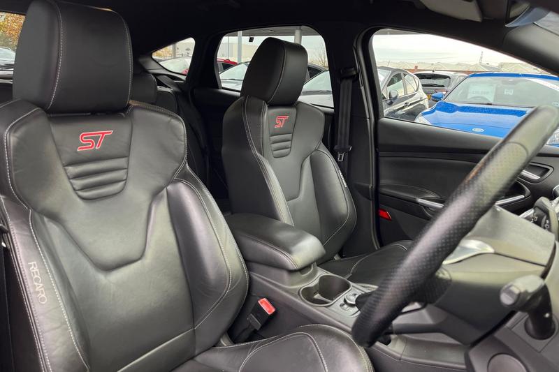 Used Ford Focus 2013 for sale - 76486504: Photo 17