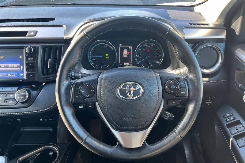 Used Toyota RAV4 2018 for sale - 77306943: Photo 12