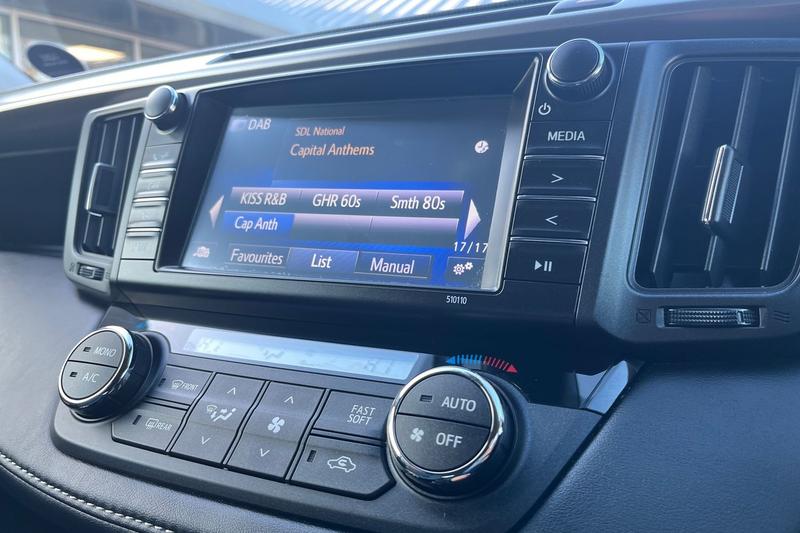 Used Toyota RAV4 2018 for sale - 77306943: Photo 25