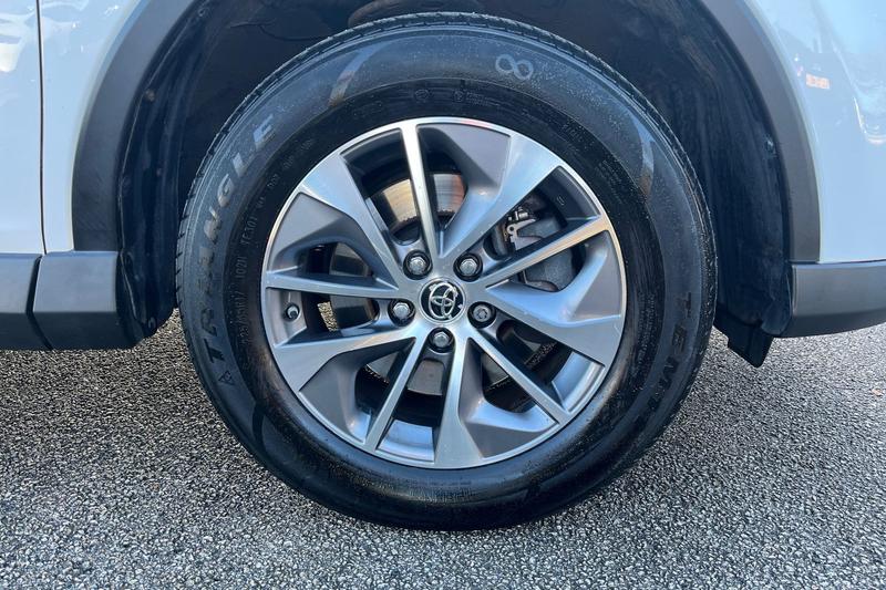 Used Toyota RAV4 2018 for sale - 77306943: Photo 8