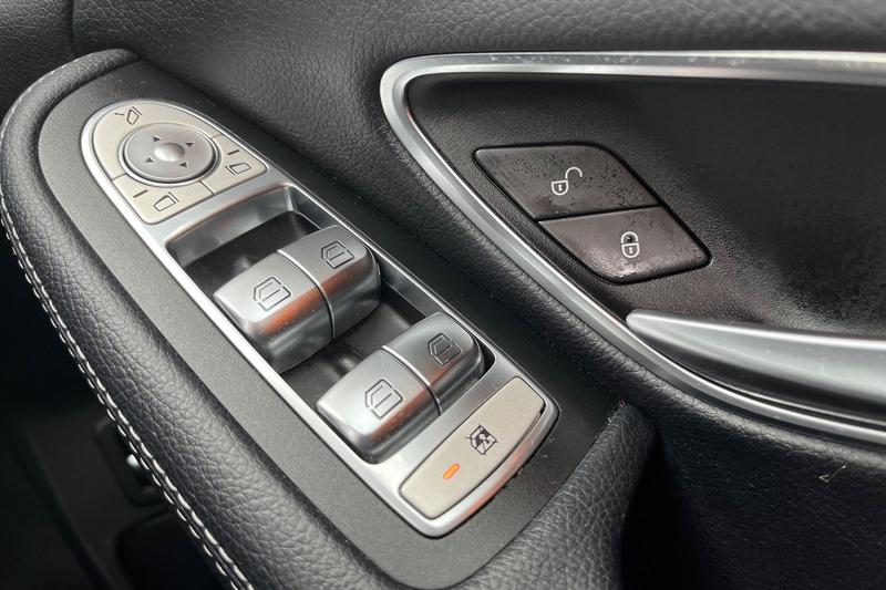 Used Mercedes-Benz C Class 2018 for sale - 76355589: Photo 16