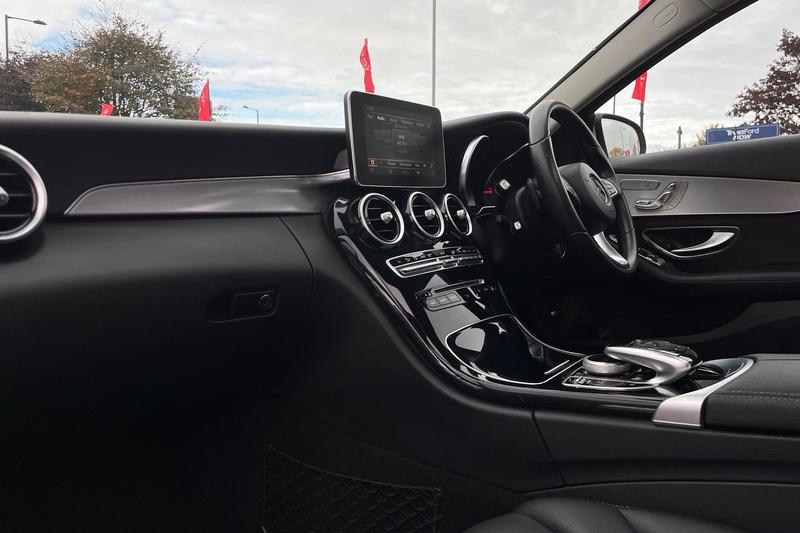Used Mercedes-Benz C Class 2018 for sale - 76355589: Photo 18