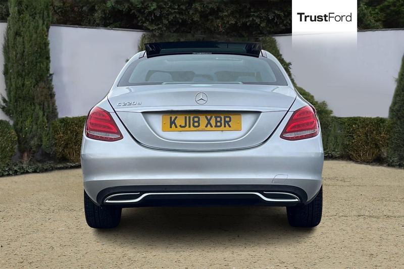 Used Mercedes-Benz C Class 2018 for sale - 76355589: Photo 7