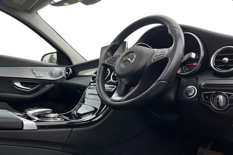 Used Mercedes-Benz C Class 2018 for sale - 76355589: Photo 9