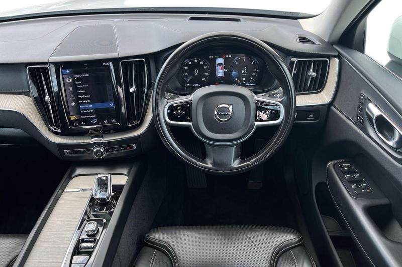 Used Volvo XC60 2021 for sale - 78015419: Photo 11