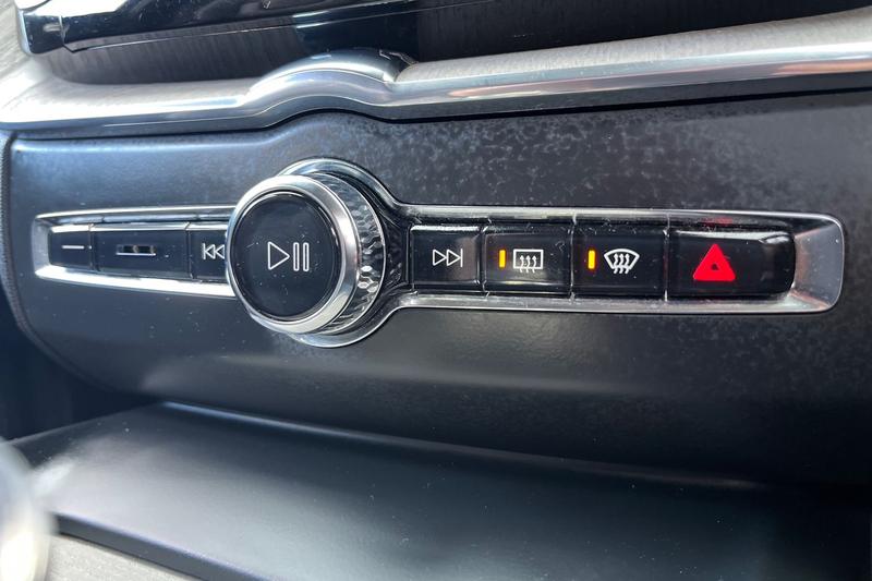 Used Volvo XC60 2021 for sale - 78015419: Photo 33