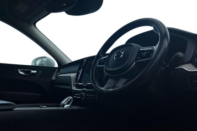 Used Volvo XC60 2021 for sale - 78015419: Photo 9