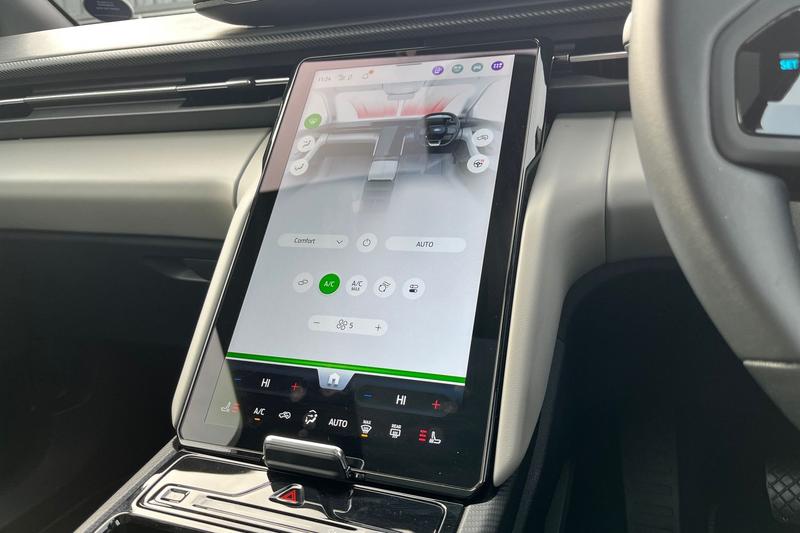 Used Ford Explorer 2024 for sale - 76621541: Photo 29