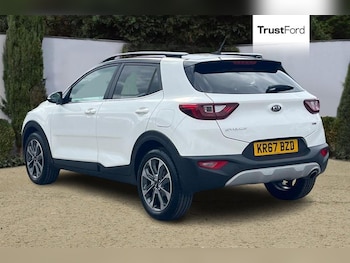 Used Kia Stonic 2017 for sale - 75608092: Photo
