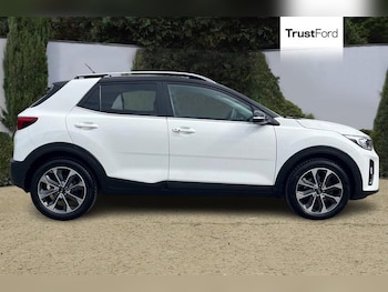 Used Kia Stonic 2017 for sale - 75608092: Photo