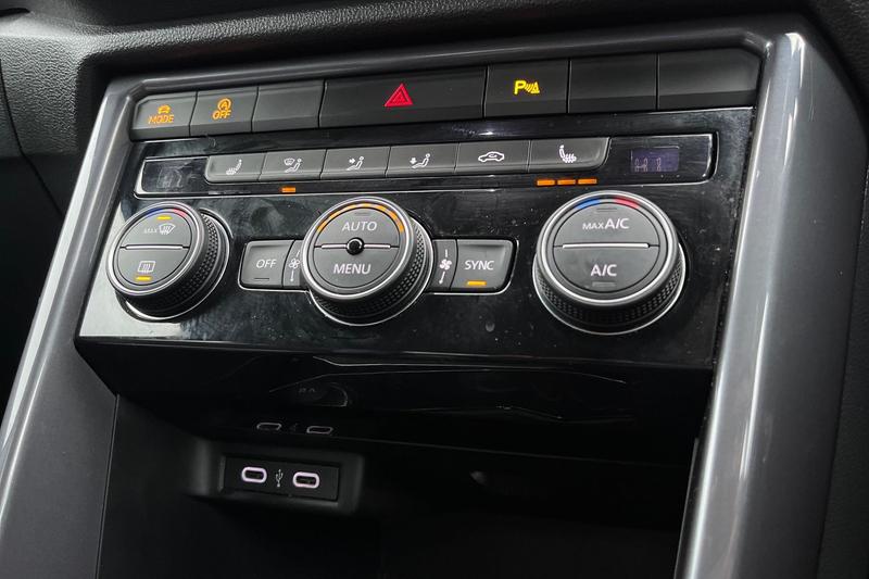 Used Volkswagen T-Roc 2021 for sale - 77427264: Photo 34