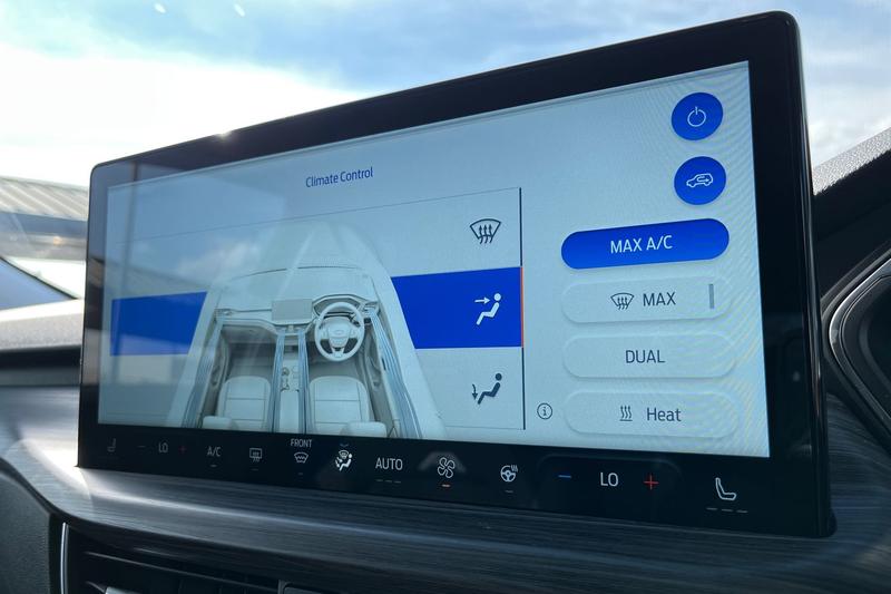 Used Ford Kuga 2024 for sale - 76616274: Photo 30