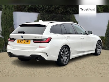 Used BMW 3 Series 2021 for sale - 76767139: Photo