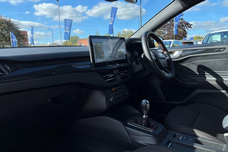 Used Ford Focus 2023 for sale - 76123797: Photo 18