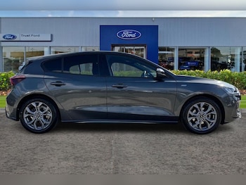 Used Ford Focus 2023 for sale - 76123797: Photo 3