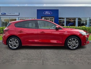 Used Ford Focus 2023 for sale - 76139585: Photo 3