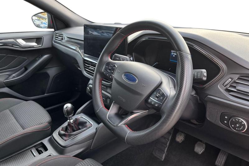Used Ford Focus 2023 for sale - 76139585: Photo 9