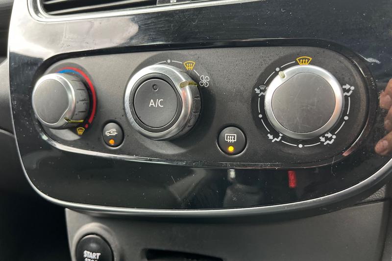 Used Renault Clio 2016 for sale - 75922519: Photo 32