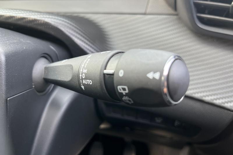 Used Peugeot 2008 2023 for sale - 78206283: Photo 15