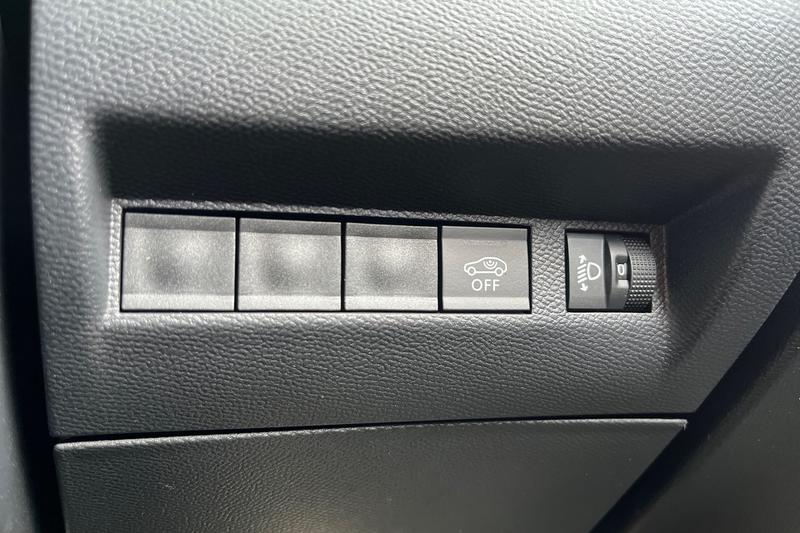 Used Peugeot 2008 2023 for sale - 78206283: Photo 24