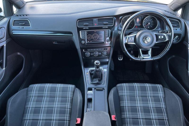 Used Volkswagen Golf 2016 for sale - 77088129: Photo 10