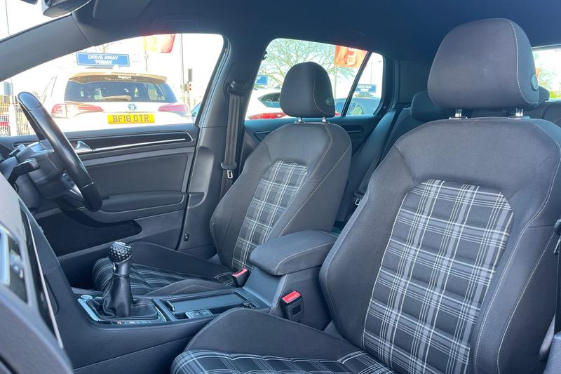 Used Volkswagen Golf 2016 for sale - 77088129: Photo 19