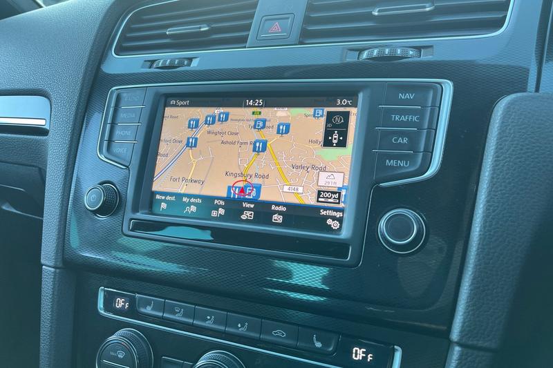 Used Volkswagen Golf 2016 for sale - 77088129: Photo 24