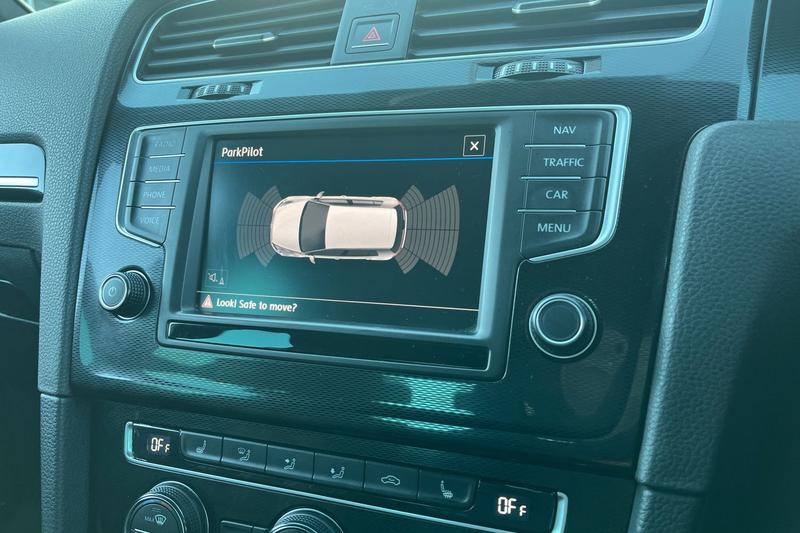 Used Volkswagen Golf 2016 for sale - 77088129: Photo 32