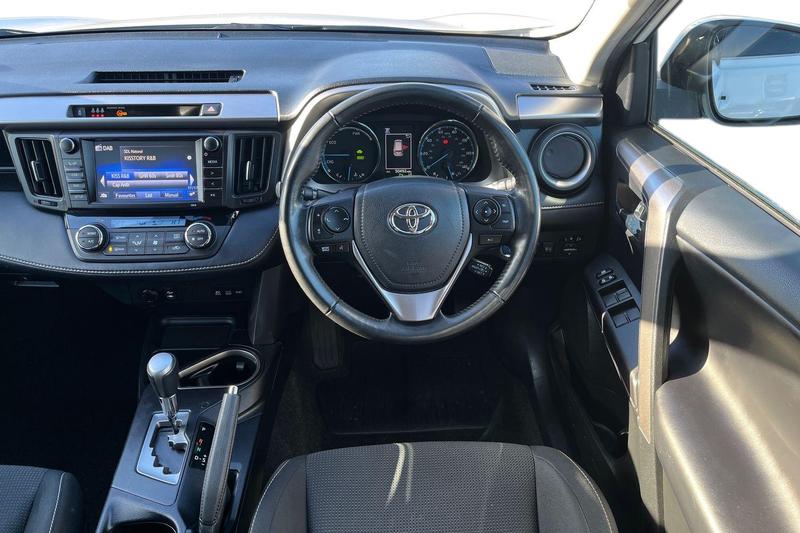 Used Toyota RAV4 2018 for sale - 76782193: Photo 11