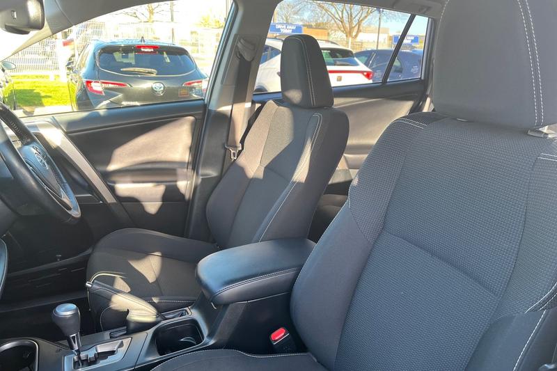 Used Toyota RAV4 2018 for sale - 76782193: Photo 19