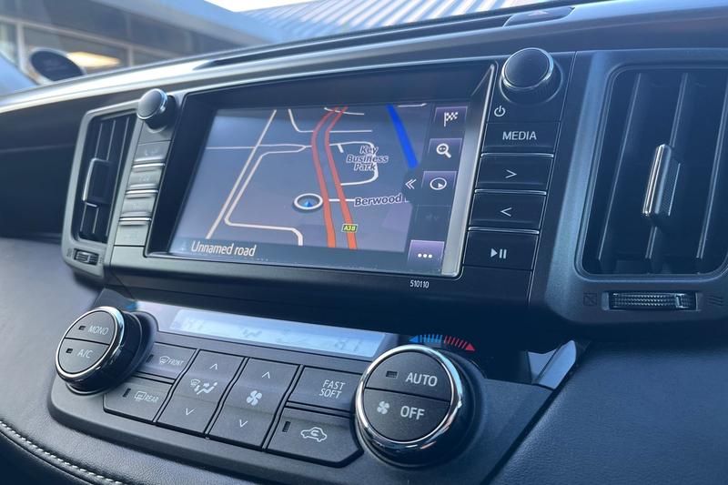 Used Toyota RAV4 2018 for sale - 76782193: Photo 24