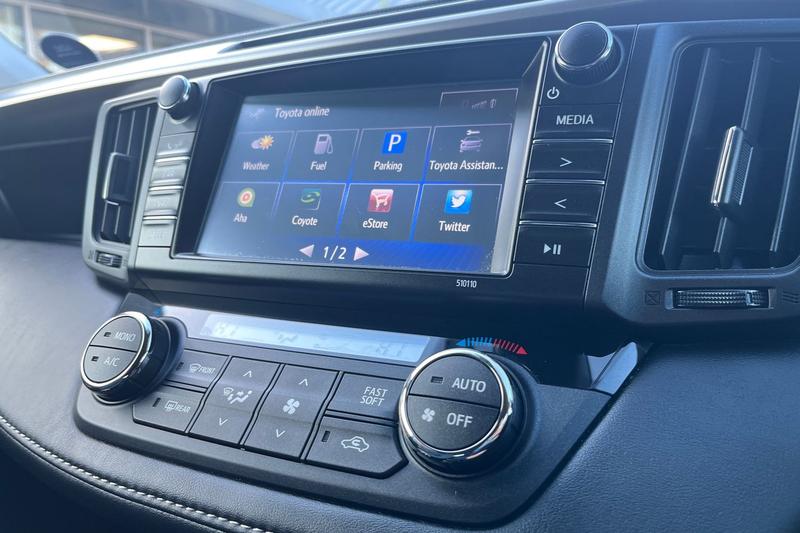 Used Toyota RAV4 2018 for sale - 76782193: Photo 29