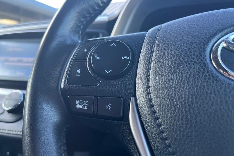 Used Toyota RAV4 2018 for sale - 76782193: Photo 34