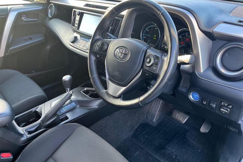 Used Toyota RAV4 2018 for sale - 76782193: Photo 9