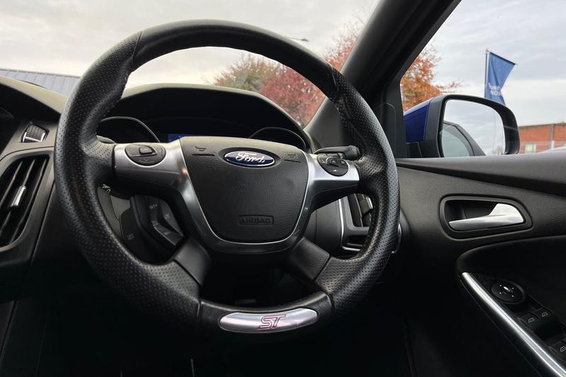 Used Ford Focus 2013 for sale - 76480471: Photo 12