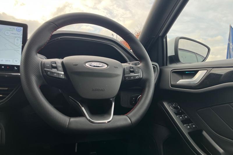 Used Ford Focus 2023 for sale - 76500643: Photo 12