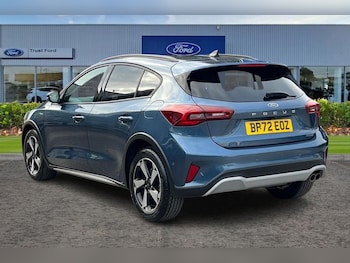 Used Ford Focus 2023 for sale - 76142568: Photo 2