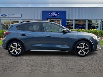 Used Ford Focus 2023 for sale - 76142568: Photo 3