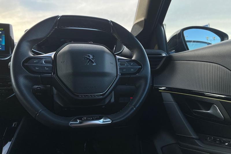 Used Peugeot 208 2022 for sale - 76966152: Photo 12