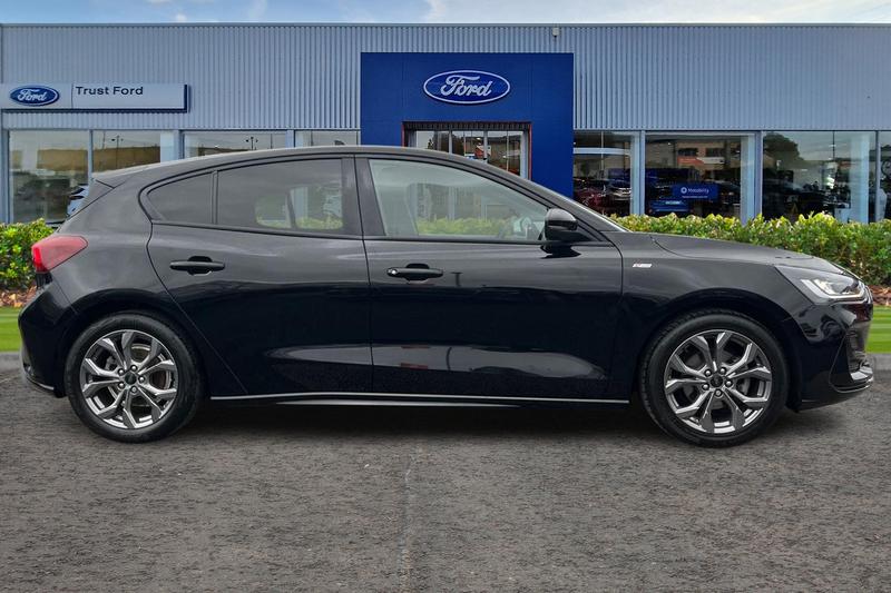 Used Ford Focus 2023 for sale - 77339902: Photo 3