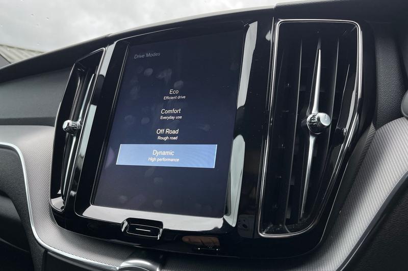 Used Volvo XC60 2018 for sale - 76772730: Photo 29