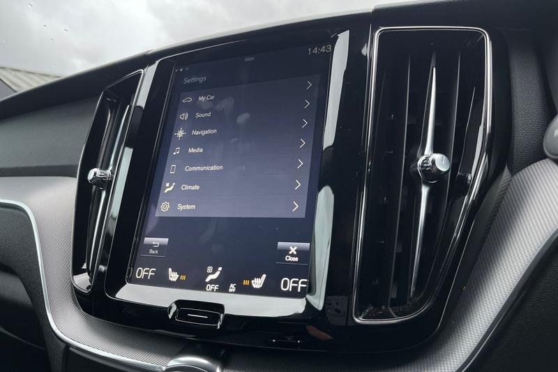 Used Volvo XC60 2018 for sale - 76772730: Photo 31