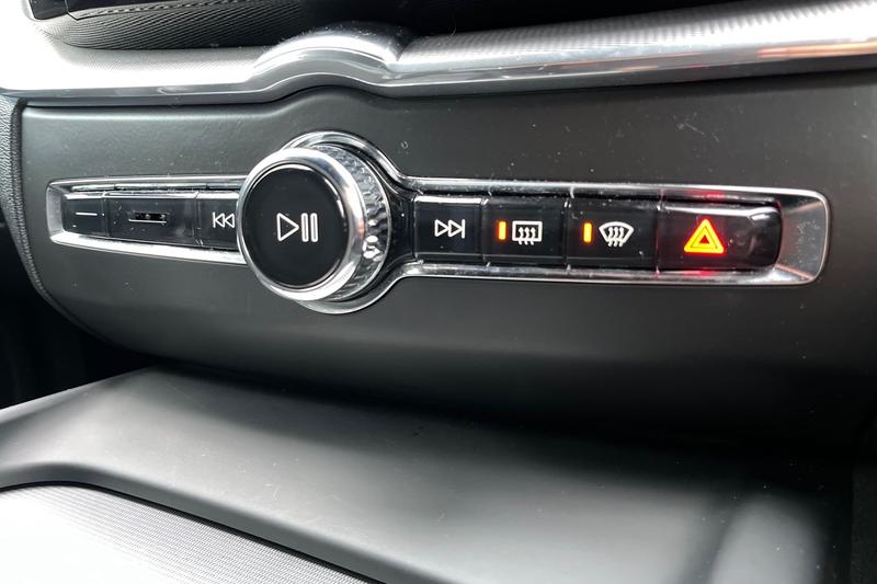 Used Volvo XC60 2018 for sale - 76772730: Photo 33