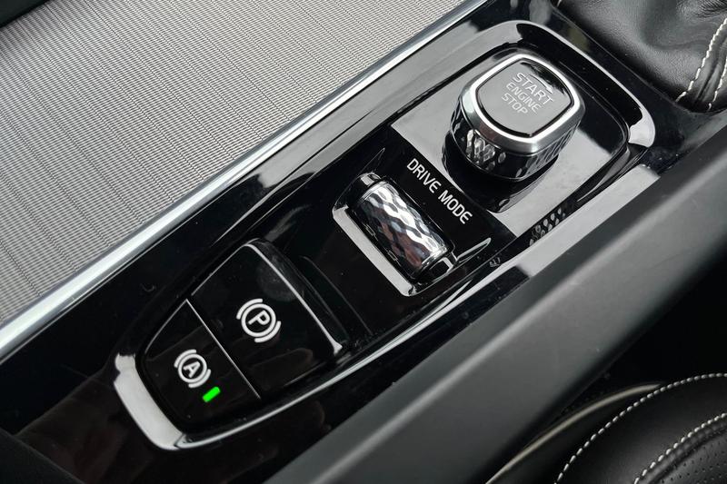 Used Volvo XC60 2018 for sale - 76772730: Photo 35