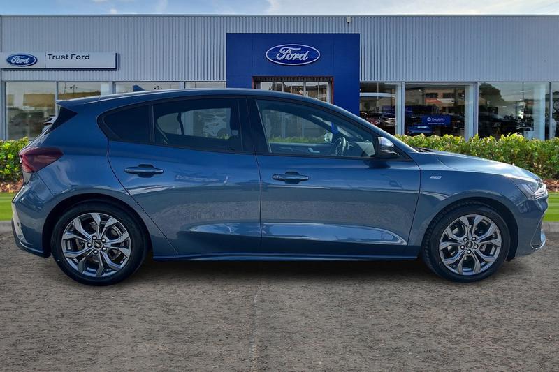 Used Ford Focus 2023 for sale - 78042901: Photo 3