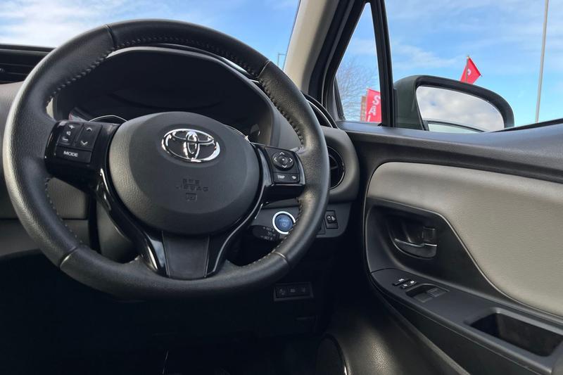 Used Toyota Yaris 2020 for sale - 77354495: Photo 12